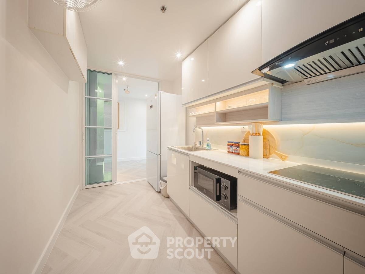 picture 18th-Floor 2-BR Condo At Supalai Casa Riva Vista 2 (ID 3015814) - 24/25