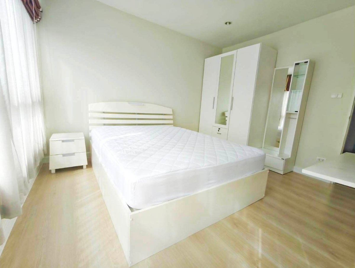 รูป Zenith Place Huay Khwang | 12,000 บาท/เดือน ห้องใหม่ 1 ห้องนอน 37 ตร.ม. | ใกล้ MRT ห้วยขวาง 700 ม. | จอดรถฟรี 1 คัน - รูปที่ 1/7