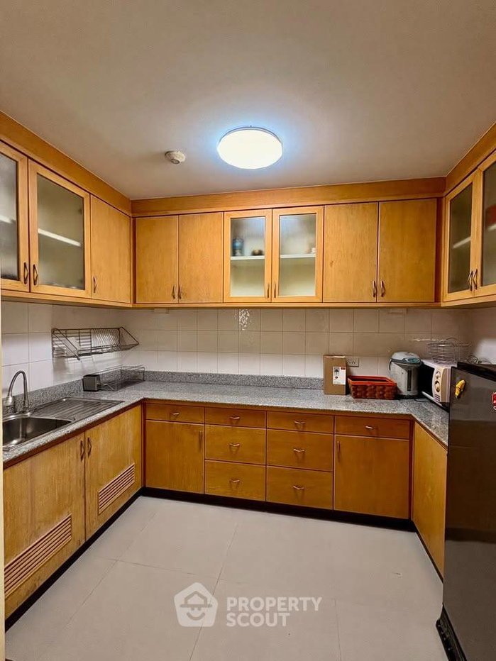 picture 28th-Floor 2-BR 134 Sqm Sarin Place Condominium Near BTS Ratchayothin (ID 3185093) - 6/12