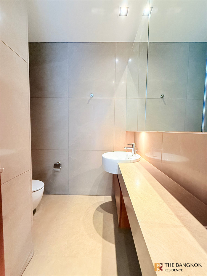 picture Luxury Condo Ready to Move-in at the Best Location The Sukhothai Residences - 6/10
