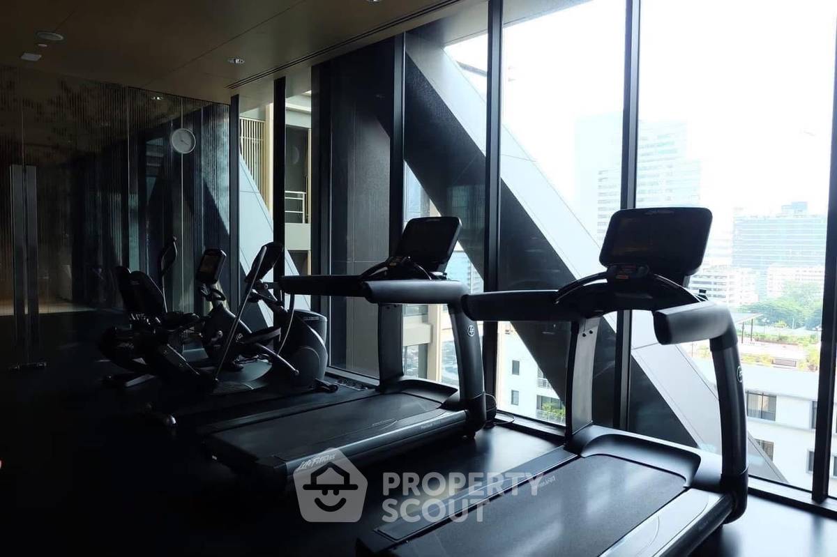 picture 2-BR Condo For Rent, Sindhorn Residence, 22nd Floor Near BTS Ratchadamri (ID 2831050) - 17/23