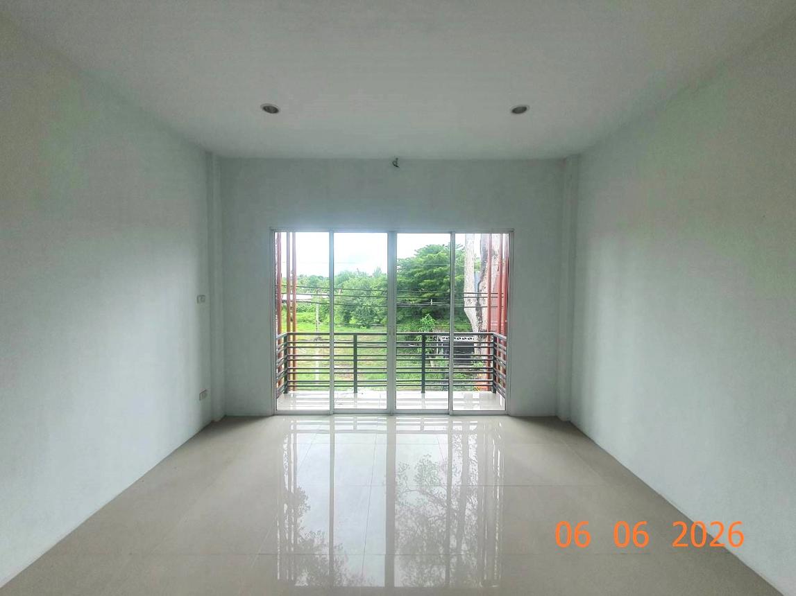 picture SHOP HOUSE 21.3 Sq.w. Saraphi Chiang Mai for 3M - 36/41