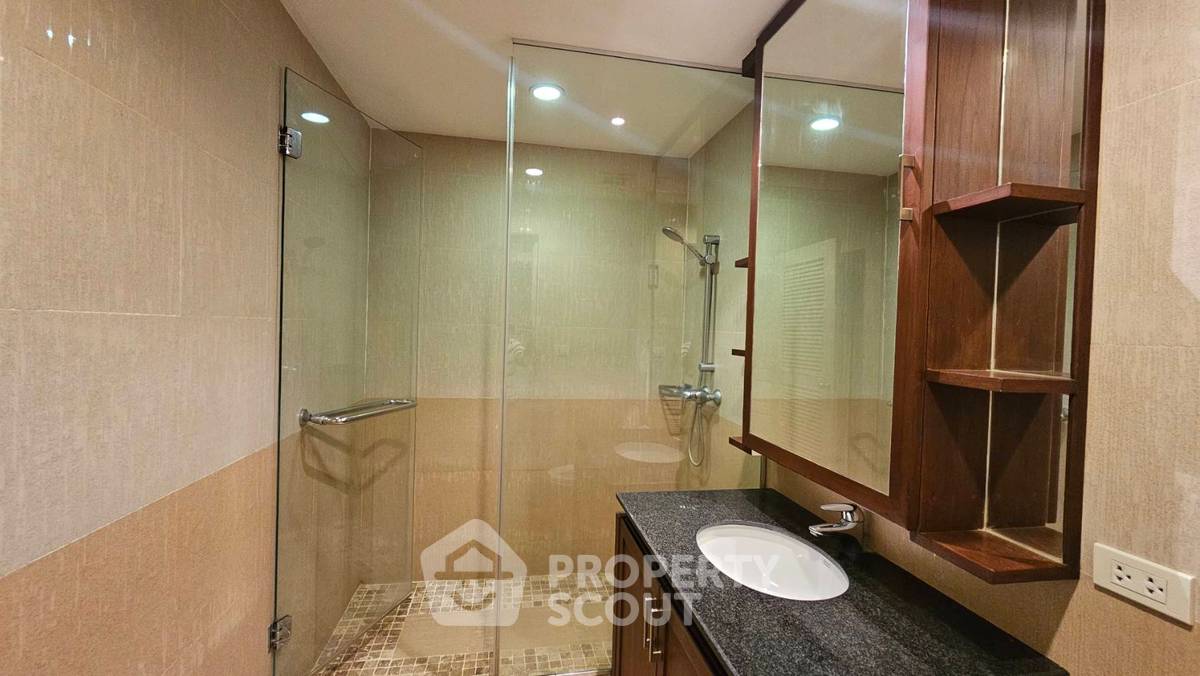รูป คอนโด 2 ห้องนอน 135 ตร.ม. โครงการ New House Condominium ใกล้ BTS ชิดลม 200 ม. (ID 3092134) - รูปที่ 26/27