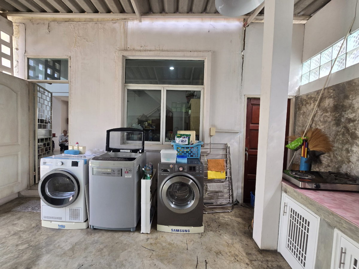 รูป ขายบ้านหลังมุม 4 ชั้น 5นอน 5น้ำ ทำเลดี หายาก หมู่บ้านรวิภา อุดมสุข 39/1 - รูปที่ 14/17