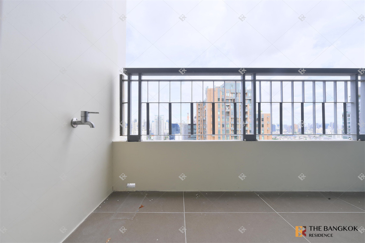 picture Q Asoke near MRT Phetchaburi Station Easy Travel, Fully Utilized Space - 1/10