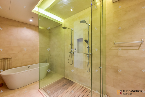 Saladaeng residences Hurry to book!! Popular rare units near MRT Silom Station