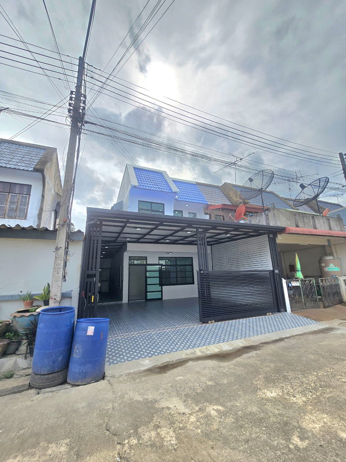 รูป หมู่บ้านอยู่เจริญ1 หลังมุม คลอง4 ถนนพระองค์เจ้าสาย ถนนไสวประชาราษฎร์ ตำบลบึงยี่โถ ธัญบุรี  ปทุมธานี ทาวน์เฮ้าส์ รีโนเวทใหม่ทั้งหลัง  พร้อมอยู่ - รูปที่ 3/31
