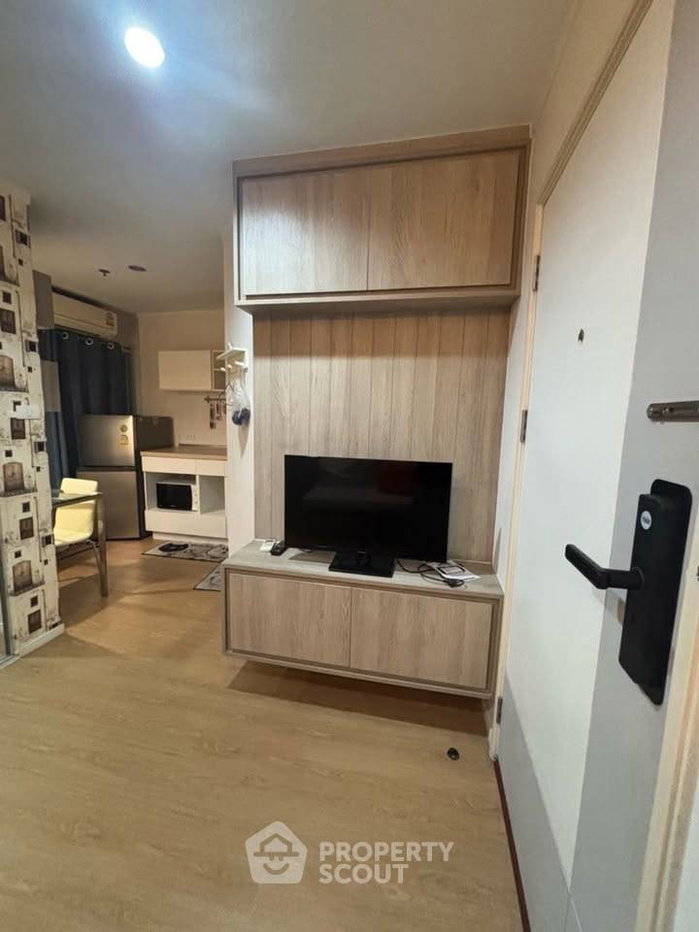รูป ใกล้ ARL Hua Mak 300 ม. | 1 ห้องนอน Lumpini Place Srinakarin-Huamak (ID 3188162) - รูปที่ 4/13