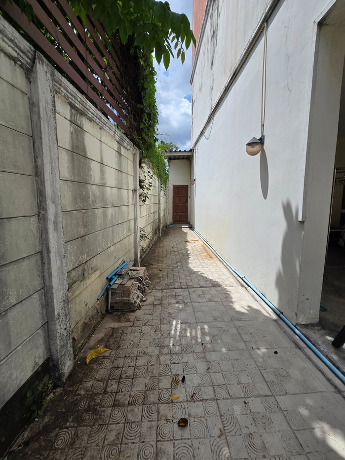 รูป ขายบ้านหลังมุม 4 ชั้น 5นอน 5น้ำ ทำเลดี หายาก หมู่บ้านรวิภา อุดมสุข 39/1 - รูปที่ 16/17