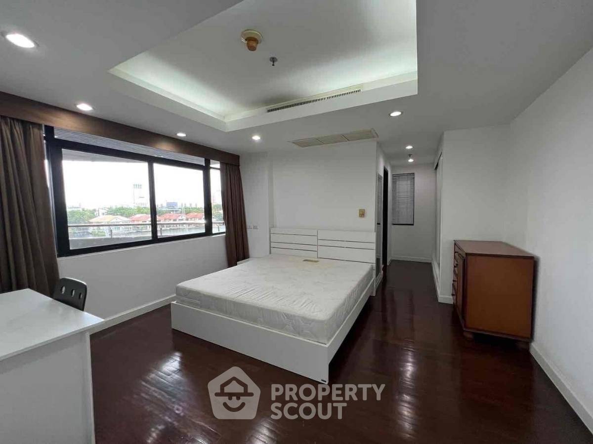 picture Spacious 3-BR 250 Sqm At Lakeshore West Condominium Nichada Thani (ID 2043960) - 7/9