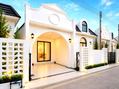 Houses for rent Bang Lamung Chonburi : Pet-Friendly 3 Bed Modern European House for Rent East Pattaya