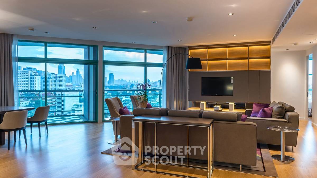 picture 250 Sqm 4-BR Chatrium Riverside Condominium Near BTS Saphan Taksin (ID 3184586) - 16/33