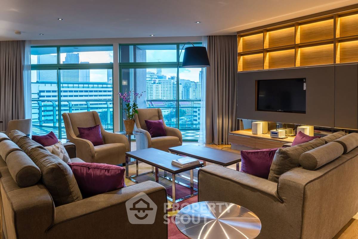 picture 250 Sqm 4-BR Chatrium Riverside Condominium Near BTS Saphan Taksin (ID 3184586) - 14/33
