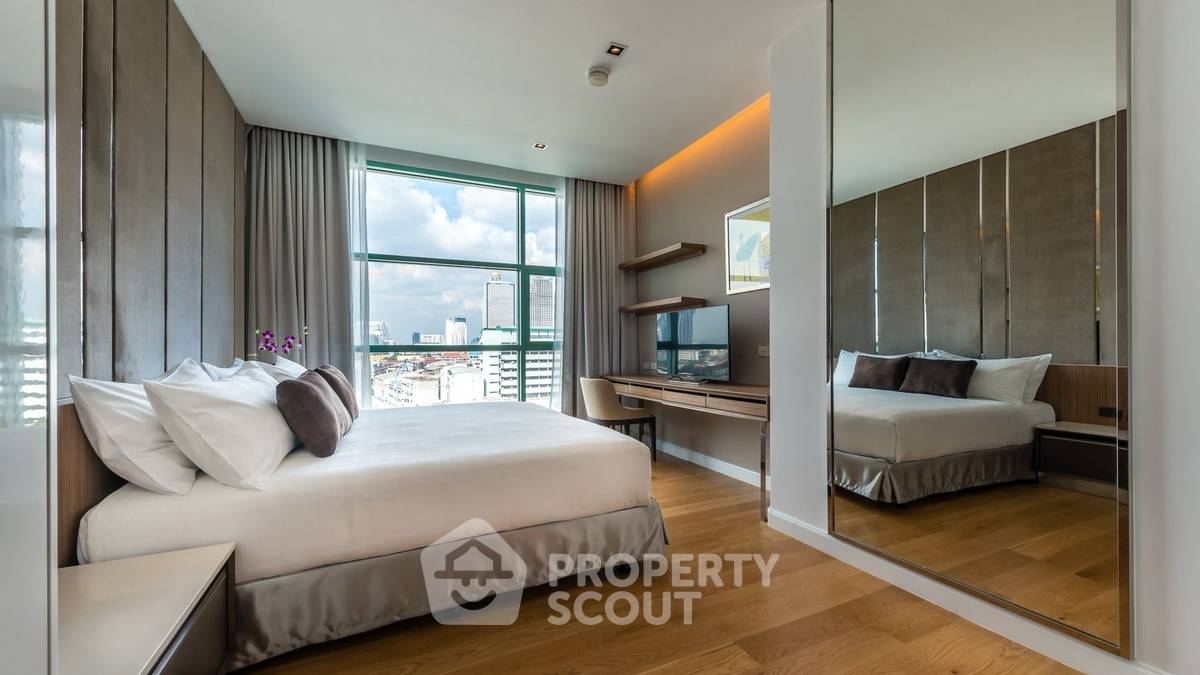picture 250 Sqm 4-BR Chatrium Riverside Condominium Near BTS Saphan Taksin (ID 3184586) - 3/33
