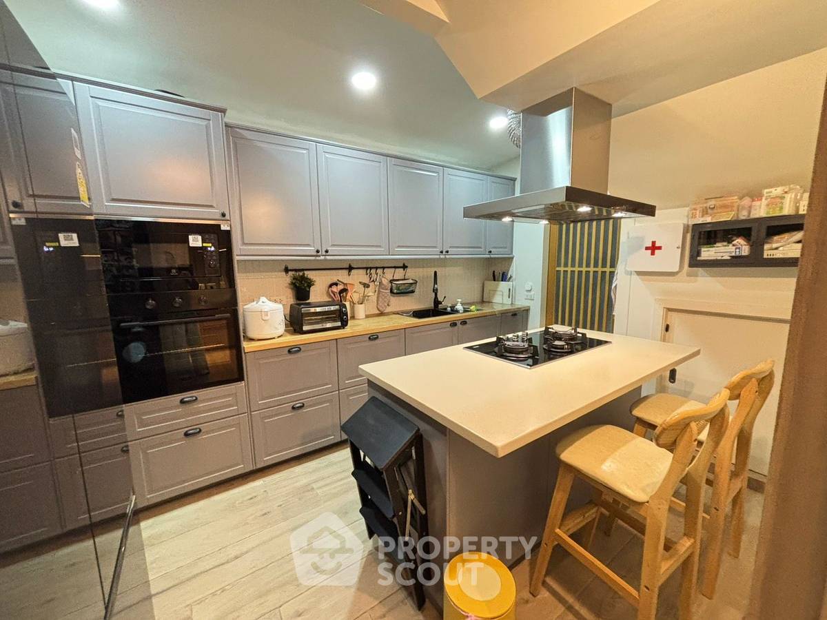 รูป บ้าน 5 ห้องนอน ขนาด 290 ตร.ม. โครงการ Pimnara Srinakarin - Bangna (ID 2217405) - รูปที่ 5/27