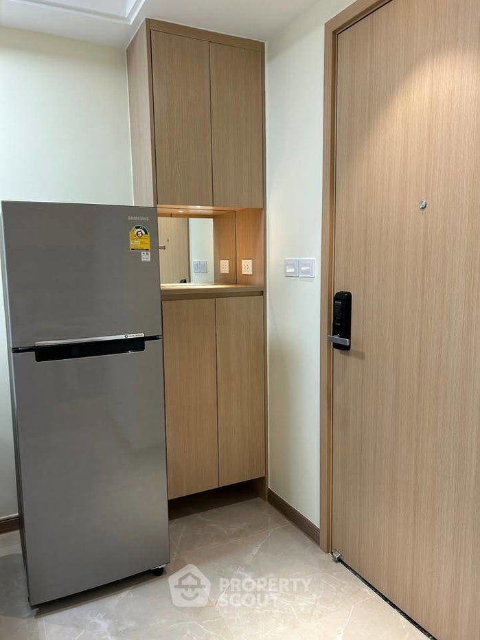 picture 1-BR Condo At Regal Sathon-Naradhiwas In Sathon (ID 3185404) - 9/18