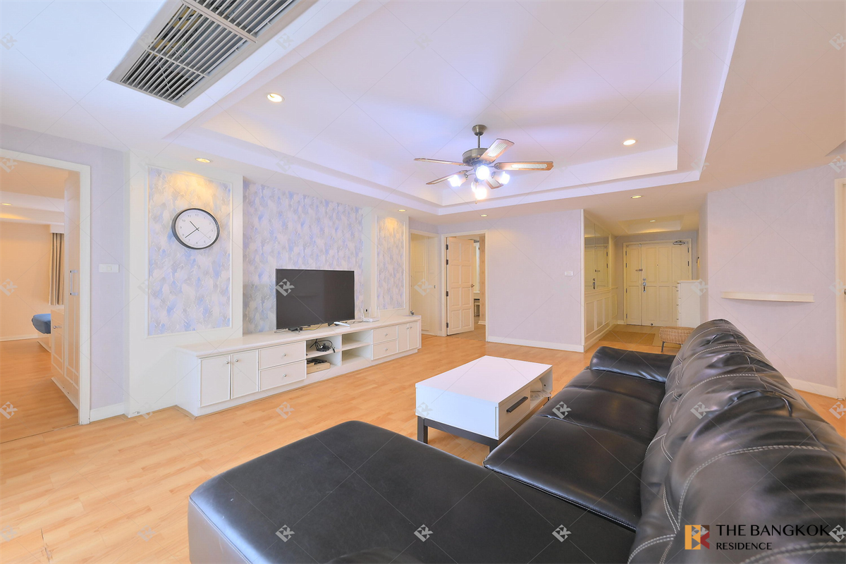picture Royal Castle Sukhumvit near BTS Phrom Phong Easy Travel, Fully Utilized Space - 5/10