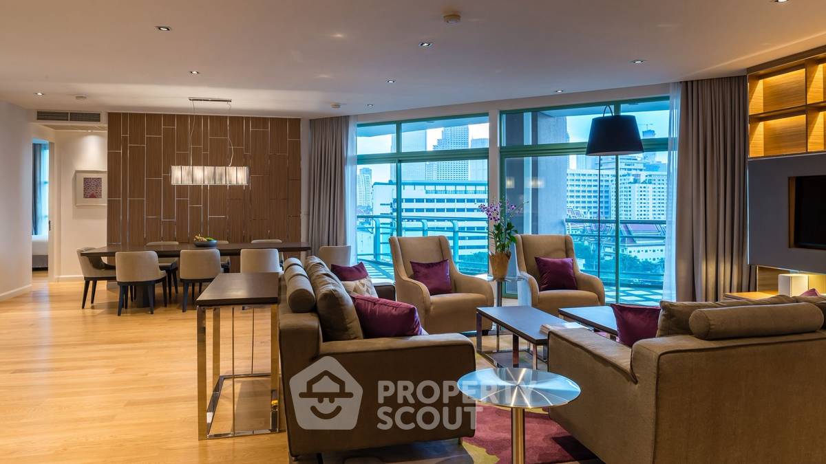 picture 250 Sqm 4-BR Chatrium Riverside Condominium Near BTS Saphan Taksin (ID 3184586) - 12/33