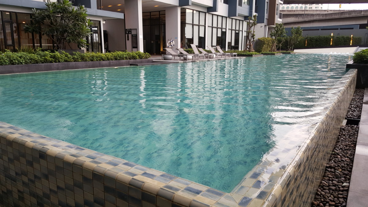 รูป For Sale The Base Ramkhamhaeng Condo Studio room 28st. Floor 0869888099 Line ID: dhiradhn - รูปที่ 13/15