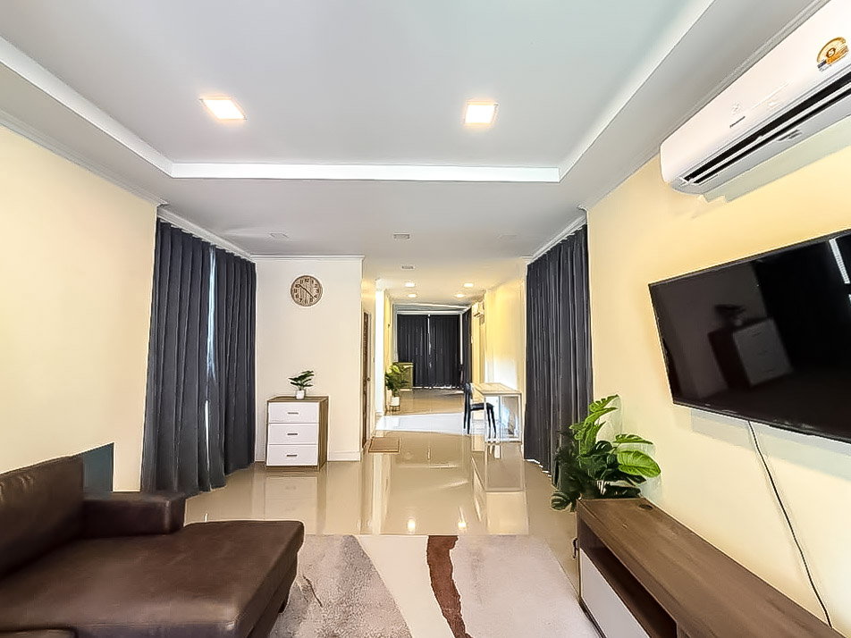 รูป Two Storey House for Rent Nong Pla Lai East Pattaya 3Bed - รูปที่ 3/11