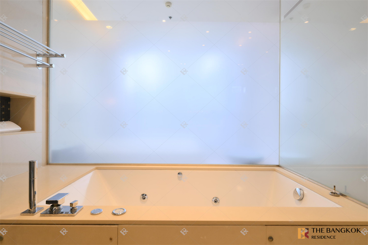 picture The Address Sukhumvit 28 near BTS Phrom Phong Price better than expected!! - 3/10