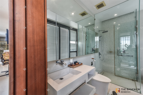 Ultimate Luxury Lifestyle with Convenience Vittorio Sukhumvit 39 near BTS Phrom Phong