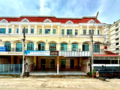ทาวน์โฮม กรุงเทพมหานคร : 🏠 ขายบ้าน : ทาวน์โฮม วโรดมเพลส   รหัสทรัพย์ | 📌LNP-H1110