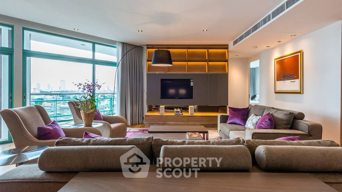 picture 250 Sqm 4-BR Chatrium Riverside Condominium Near BTS Saphan Taksin (ID 3184586) - 18/33