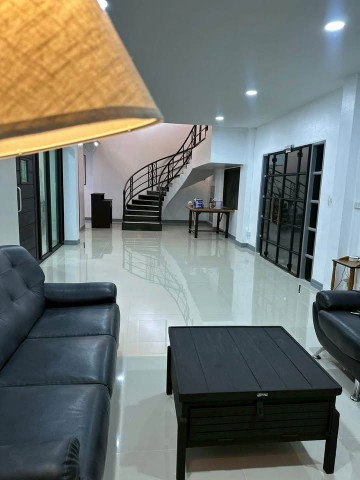 รูป บ้านพร้อมเฟอร์ฯ เครื่องใช้ไฟฟ้าครบ ใกล้ MRT โชคชัย 4 450 ม. 55 ตร.ว. 350 ตร.ม.MRT สุทธิสาร 4กม.ลาดพร้าว 60-66 บ้านเดี่ยว 2 ชั้น 5 นอน 3 น้ำ - รูปที่ 3/8