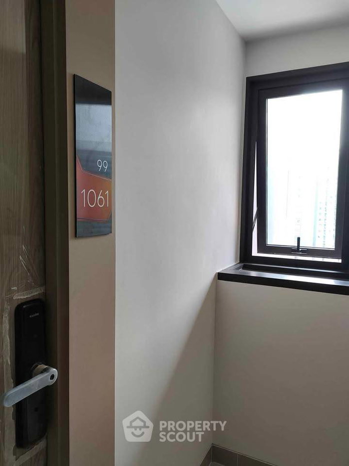 picture 22nd-Floor 2-BR Condo, Life Sathorn Sierra Near BTS Talat Phlu (ID 3188451) - 2/10