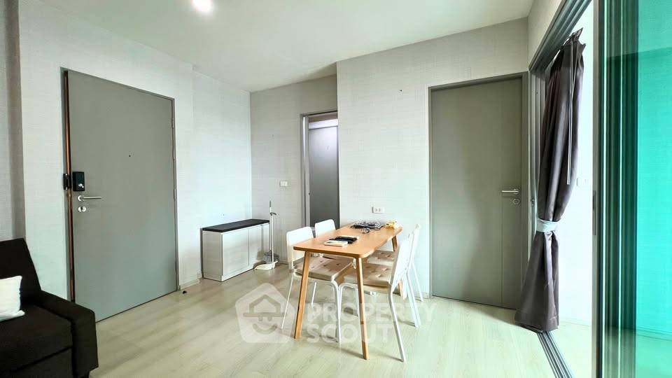 picture High-Floor 2-BR Life Ratchadapisek Near MRT Huai Khwang (ID 3188907) - 7/7
