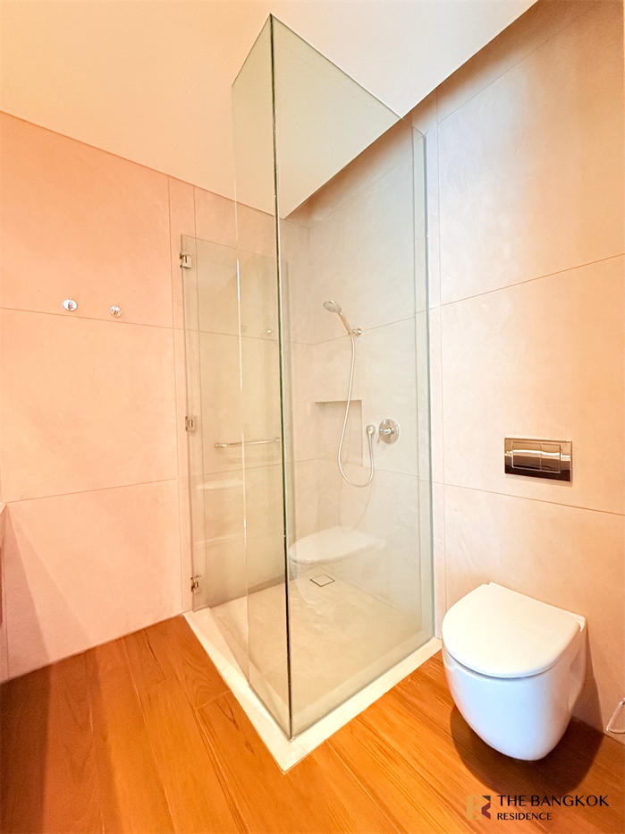 picture Luxury Condo Ready to Move-in at the Best Location The Sukhothai Residences - 1/10