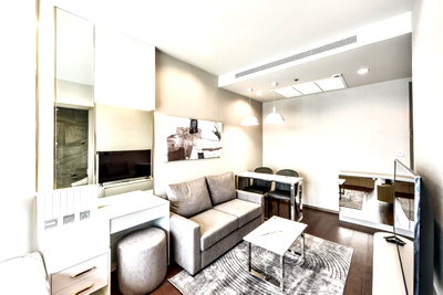 คอนโดให้เช่า : 🏙️✨ FOR RENT: IDEO Q Victory  📩 Interested in this room? Screenshot or copy the link and send us via Line for more details & room viewing.  