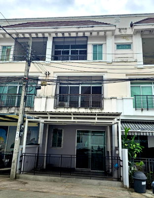 Townhouses for rent Saphan Sung : 🔥🔥 HOT PRICE! 3-Storey Townhome for Rent – Only THB 23,000/Month! 🔥🔥
🏡 Baan Klang Muang Urbanian Rama 9–Wongwaen
📍 Krungthep Kreetha 
