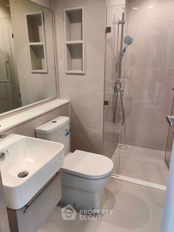 picture 22nd-Floor 2-BR Condo, Life Sathorn Sierra Near BTS Talat Phlu (ID 3188451) - 7/10
