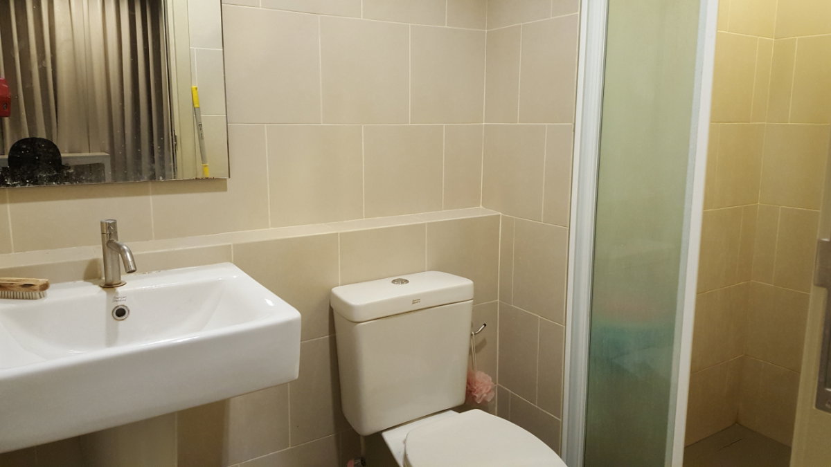 รูป For Sale The Base Ramkhamhaeng Condo Studio room 28st. Floor 0869888099 Line ID: dhiradhn - รูปที่ 9/15