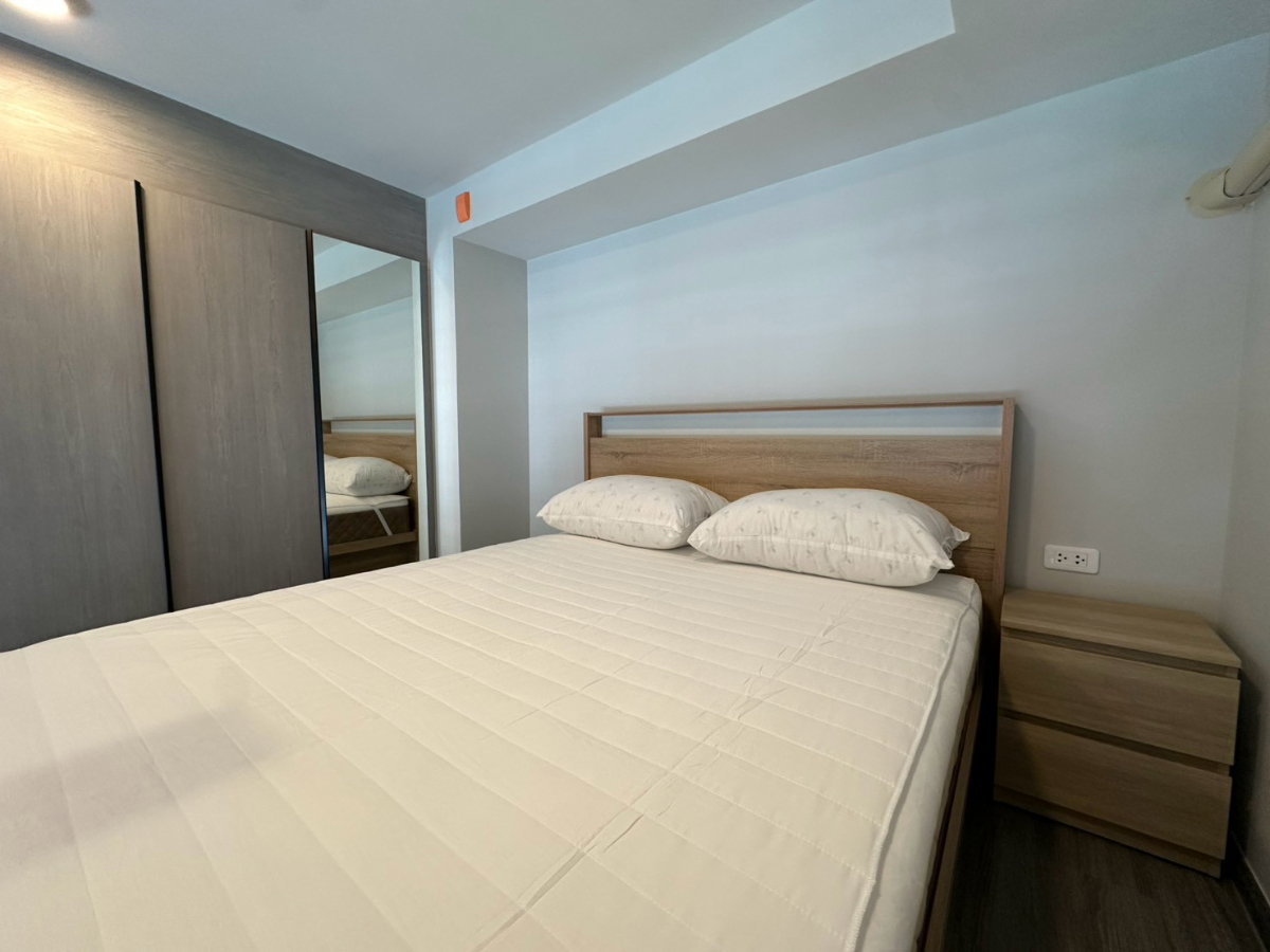 รูป 🔥Hot deal🔥 Duplex unit For rent: Ideo Ramkhamhaeng lamsali station near MRT Yaek Lamsali - รูปที่ 2/16