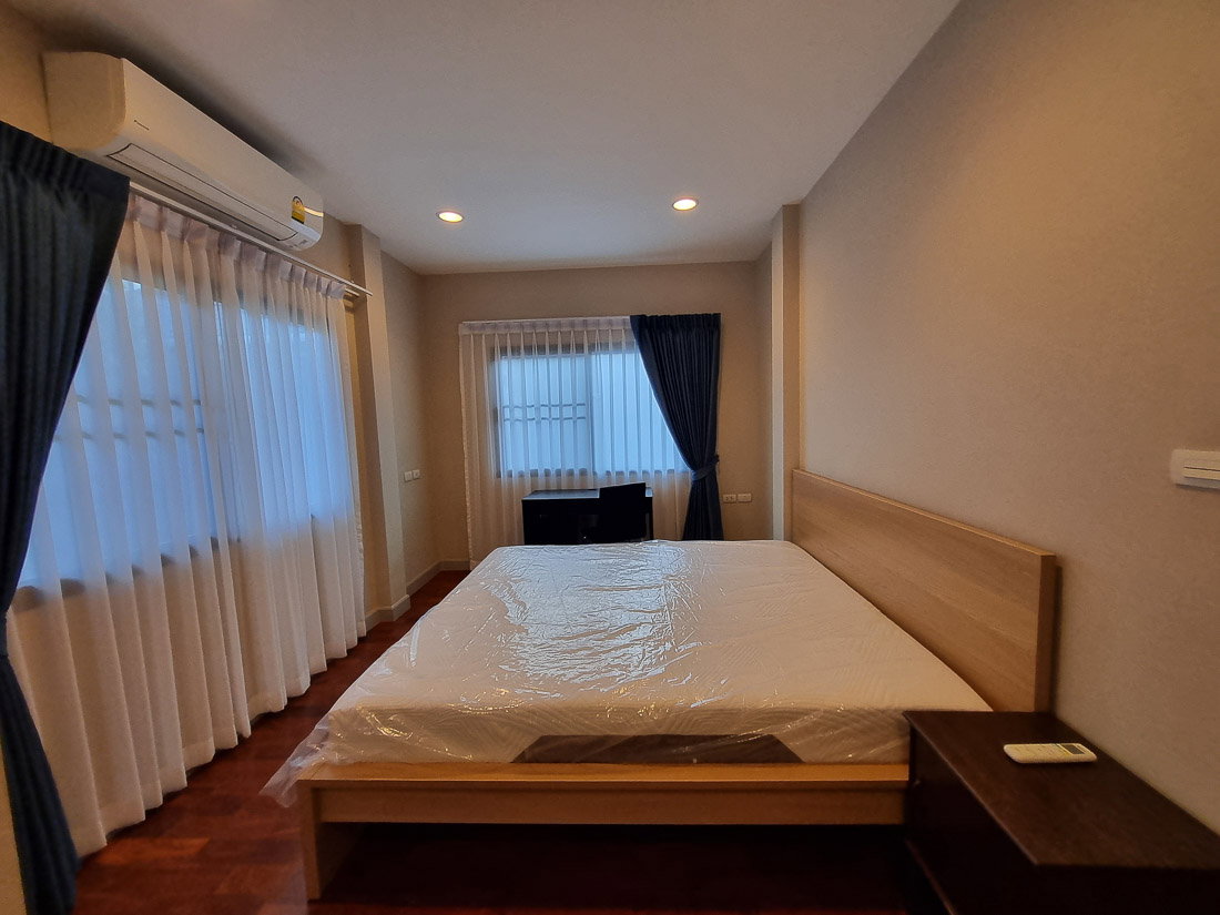picture For rent Grand Bangkok Boulevard sathorn 4 BRS - 15/24