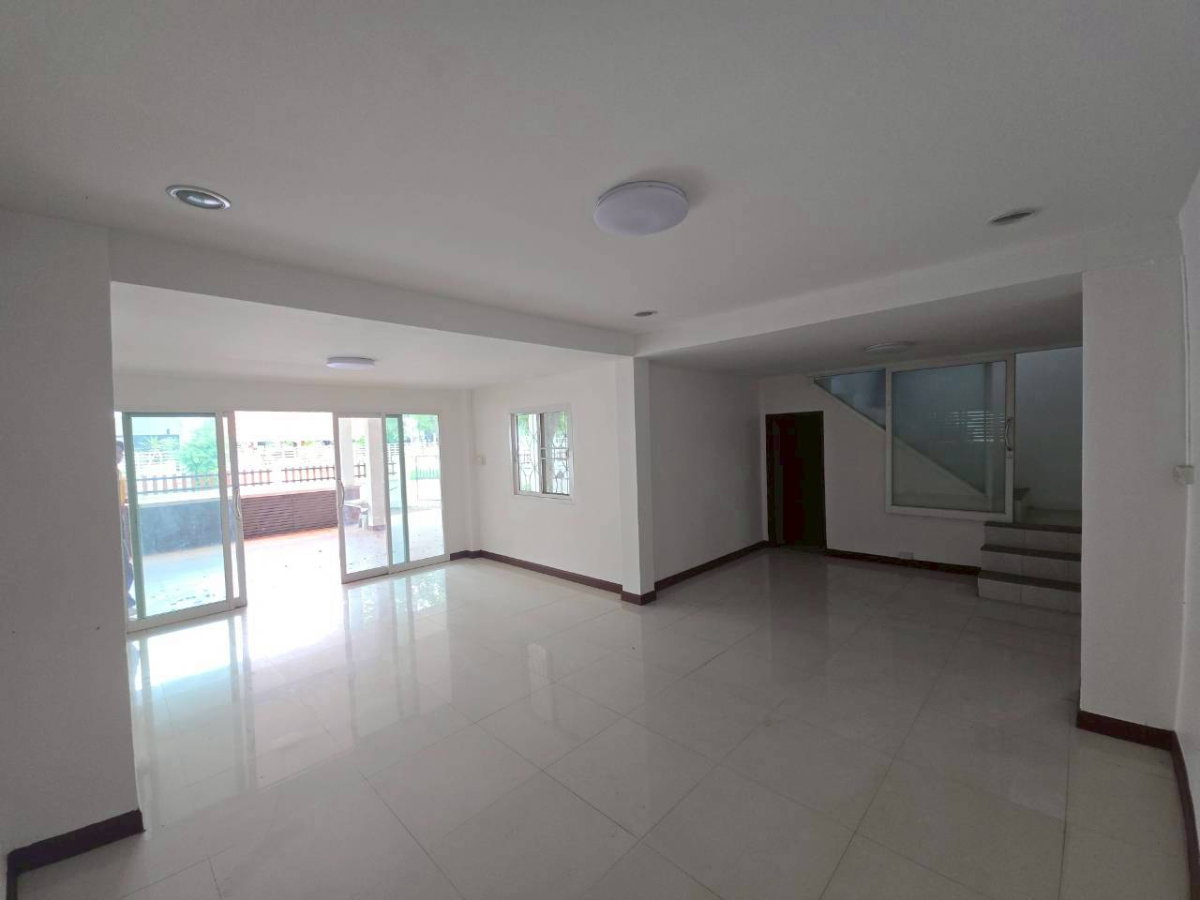 picture Detached House with Guest House | Somboonsap 103 sq. wah | THB 4.2 M - 16/20