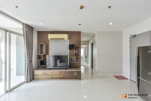 Ideo Verve Ratchaprarop Comfortable and Ready to Move-in near Airport Rail Link Ratchaprarop Station