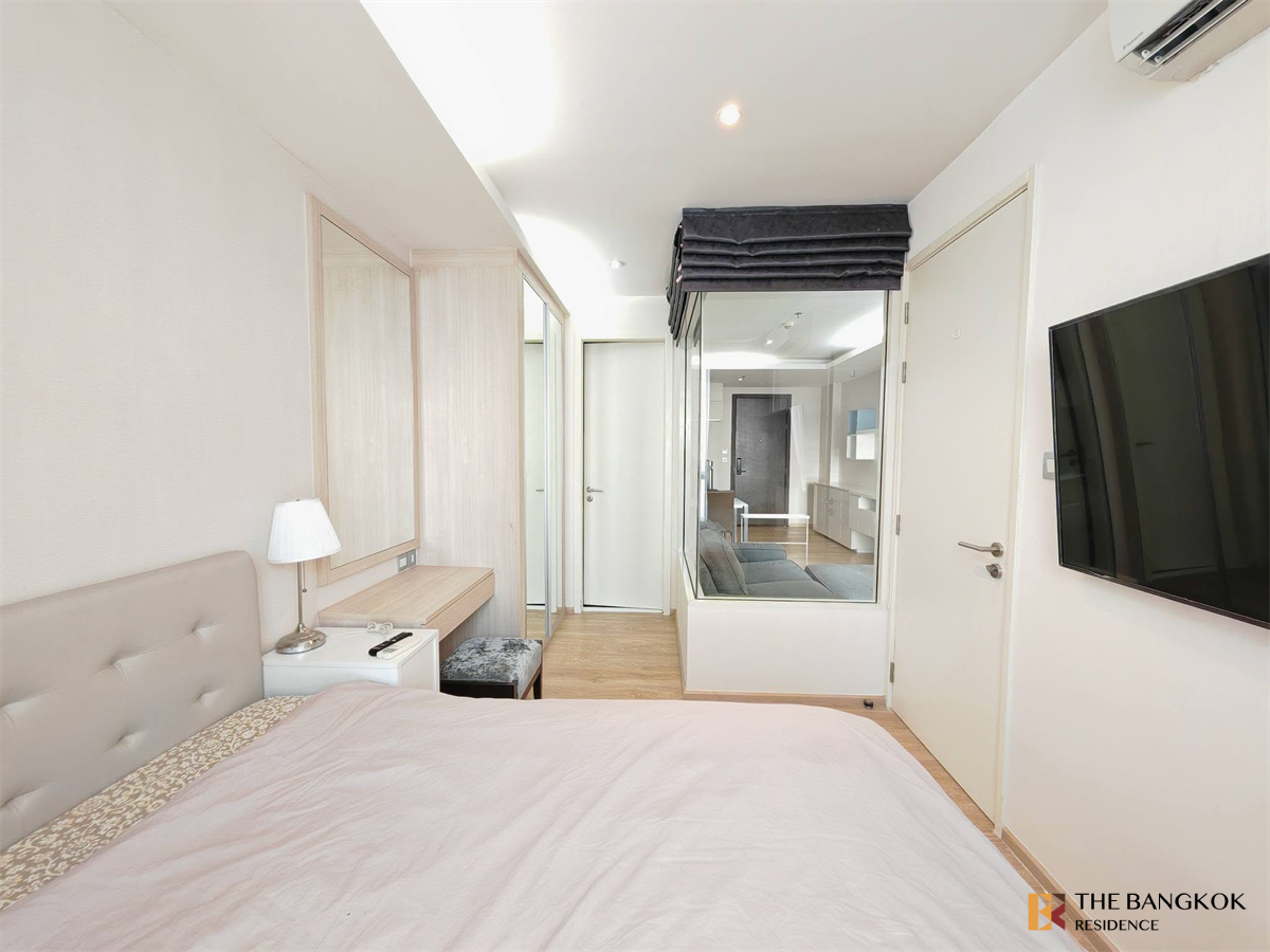 picture H Sukhumvit 43 High-potential Location, Not as Expensive as You Think - 1/9