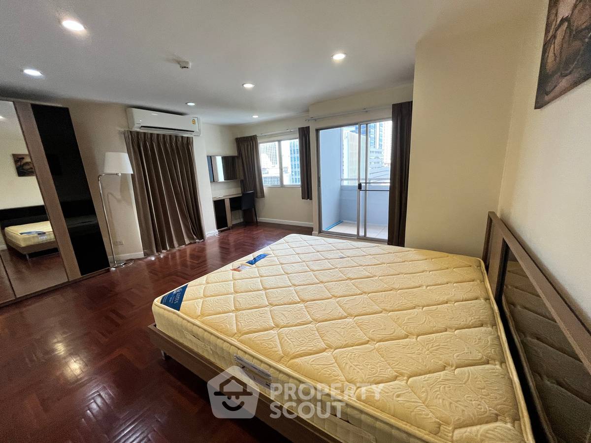 picture Spacious 2-BR 144 Sqm | Silom Condominium 100m To BTS Sala Daeng (ID 513138) - 9/15