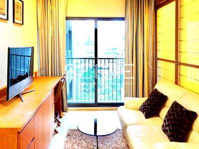 Condos for rent : Studio with Bathtub (Partition)  37.08 sq.m. East Side Perfect Location BTS Thong Lo at Noble Remix Condo / For Rent
