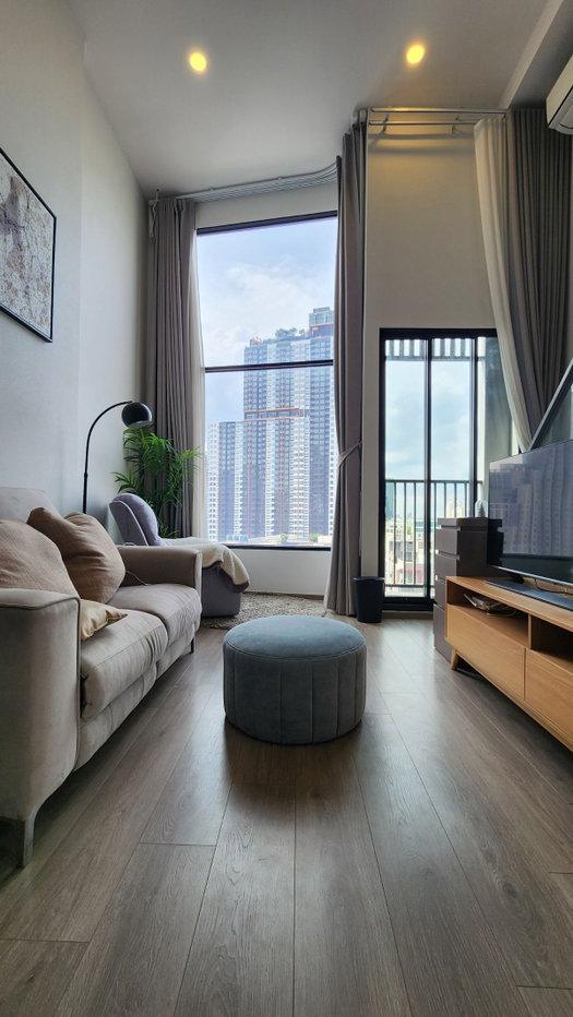 picture 🎊 Newly Renovated 1-Bed (Loft) : Ready to Move-in 🎉 - 1/9