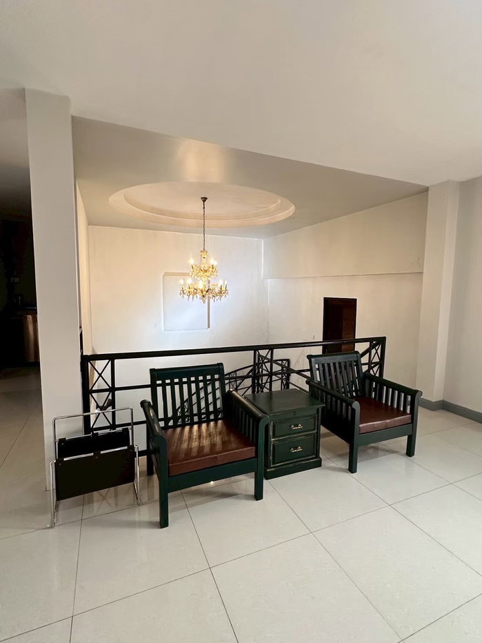 รูป RSTSL102 ให้เช่า บ้านเดี่ยวหรู 2 ชั้น สุทธิสาร – ลาดพร้าว 64 ขนาดที่ดิน 55 ตร.ว. พื้นที่ใช้สอย 350 ตร.ม. 5 นอน 2 น้ำ 60,000 บาท 064-959-8900 - รูปที่ 3/25