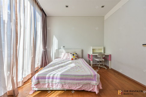 Saladaeng residences Hurry to book!! Popular rare units near MRT Silom Station