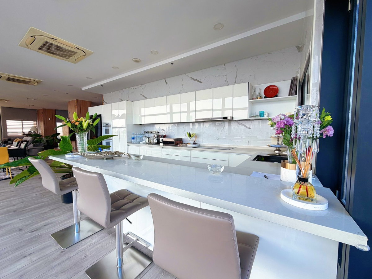 picture Condominium Exclusive Whole-Floor in Bangkok  Own the entire 43rd floor 411 square meter  - 10/34