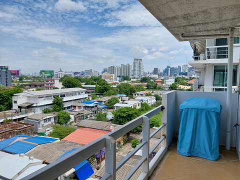 Sales Two Bed - Two Bath Spacious Peaceful Convenient Unit on 7 Floor City View Unit.
