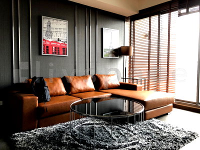Condos for rent : ▚ L07C07ツ FOR RENT: The Lofts Ekkamai 2 Bed 2 Bath 60sqm High Floor Beautifully Furnished Negotiable Price✨