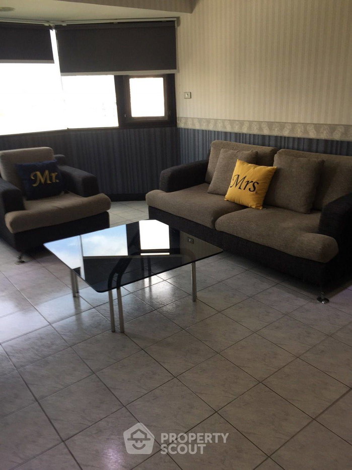 picture 2-BR 135 Sqm Baan Suanpetch Condominium 200m To BTS Phrom Phong (ID 696750) - 2/14